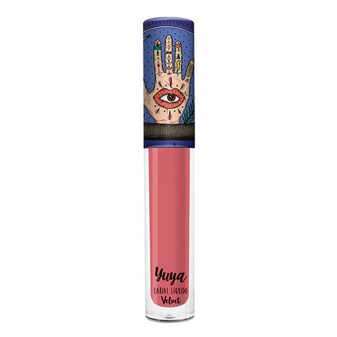 Labial Velvet Traviesa, Yuya