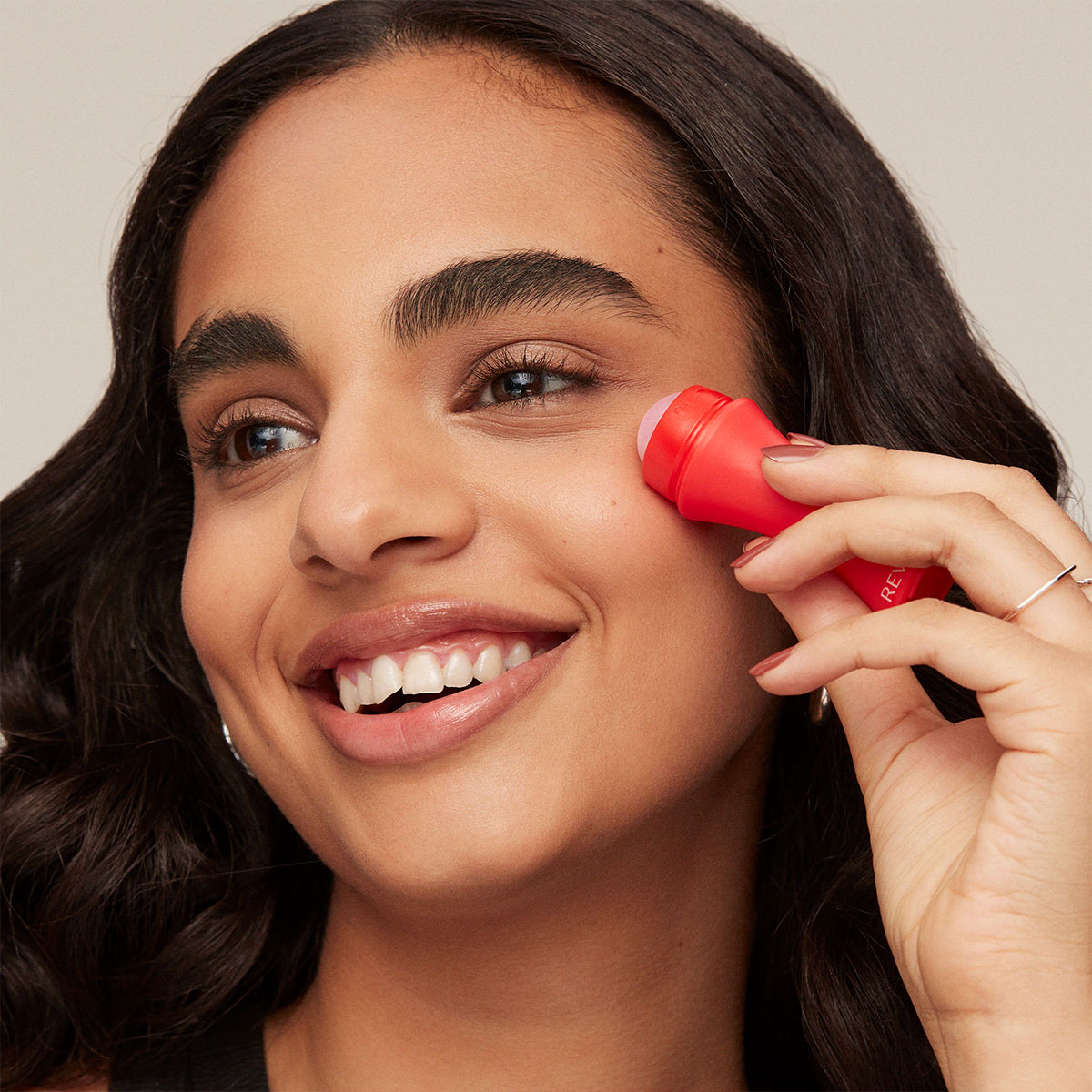 Revlon Skin Reviving Roller image number null